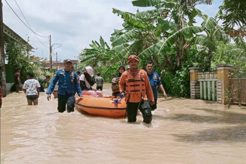 Seorang warga Cikampek meninggal terbawa arus sungai pada saat banjir