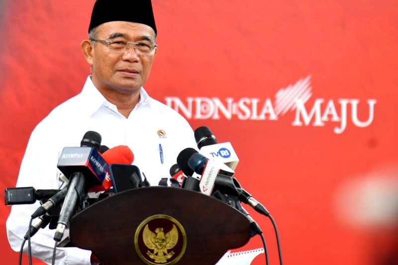 Minister praises Tulungagung's success in extreme poverty alleviation - Vimarsana News
