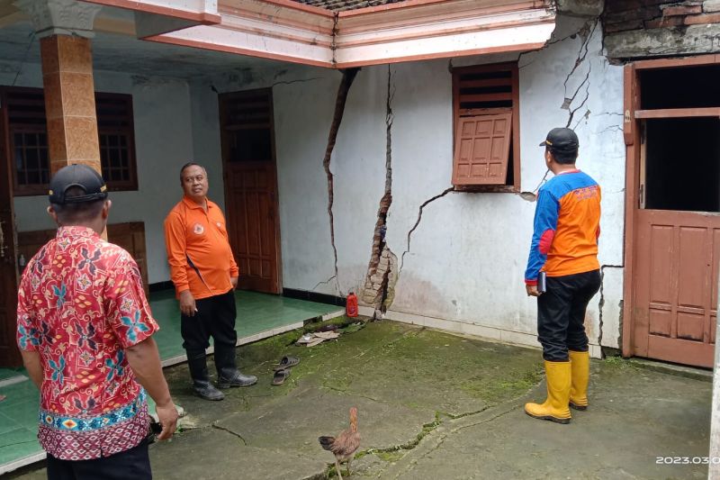 Puluhan rumah di Dongko Trenggalek rusak terdampak tanah bergerak