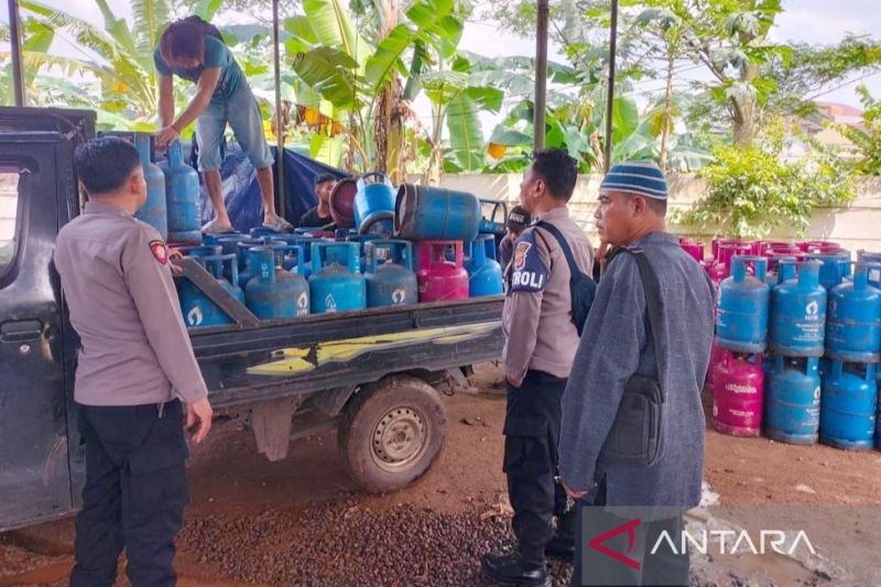 Polres Bogor bongkar praktik oplosan gas bersubsidi