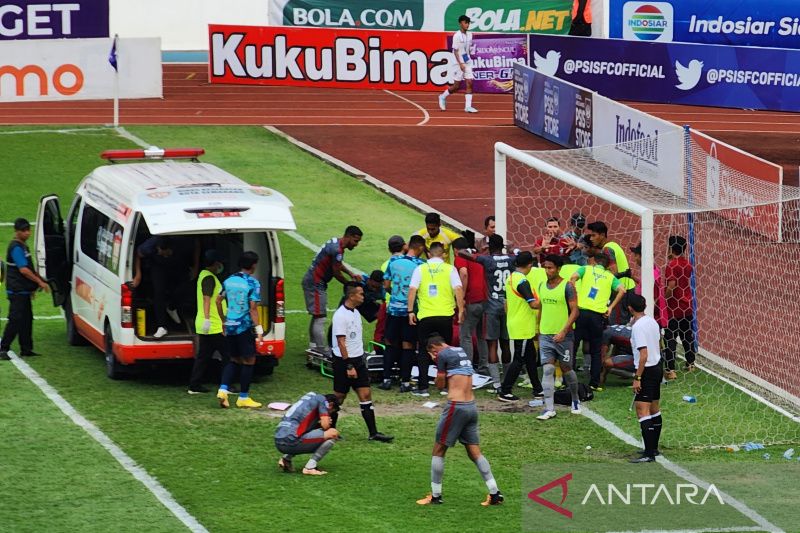Madura United membawa pulang tiga poin dari PSIS Semarang