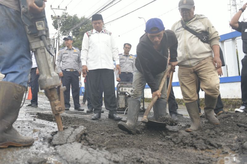 Jawa Barat siapkan Rp31 miliar untuk perbaiki Jalan Bandung-Garut