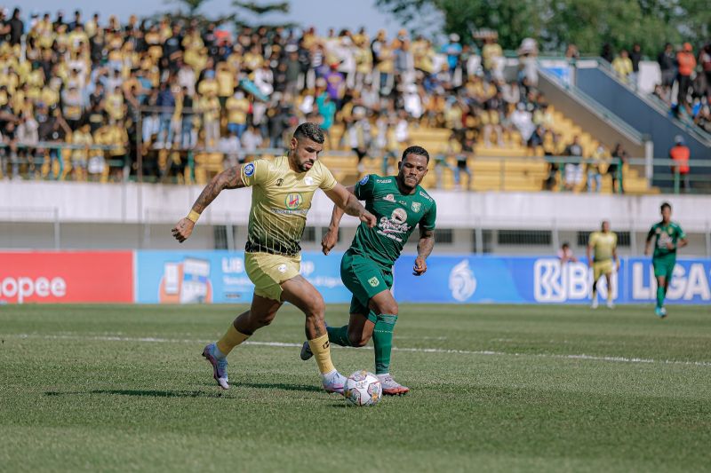 Liga 1: Kalah 2-1 dari Barito Putera, pelatih Persebaya menghormati keputusan wasit