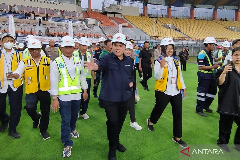 Erick Thohir kunjungi Stadion Si Jalak Harupat pastikan renovasi tepat waktu