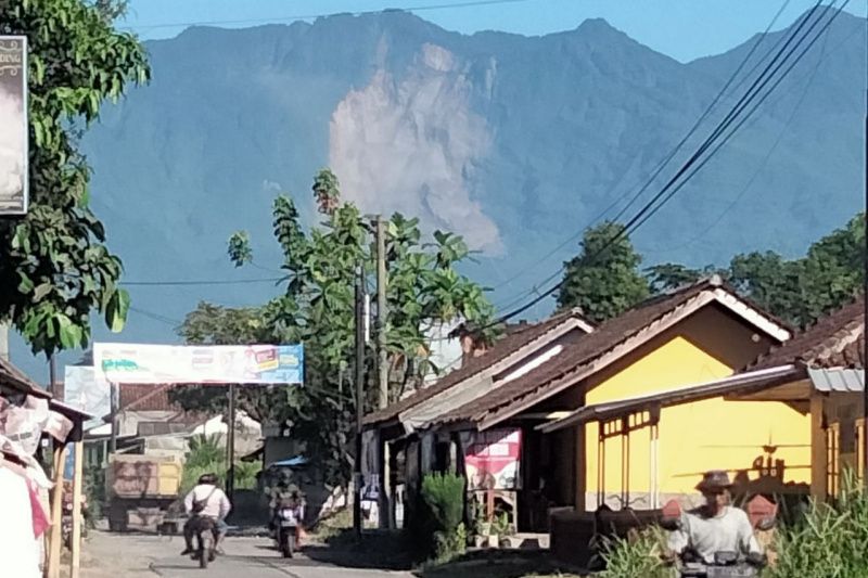 Jauh dari longsor, wisata Gunung Galunggung aman dikunjungi