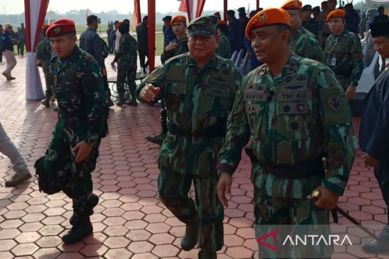 Prabowo mendapat gelar warga kehormatan dari Kopasgat TNI AU