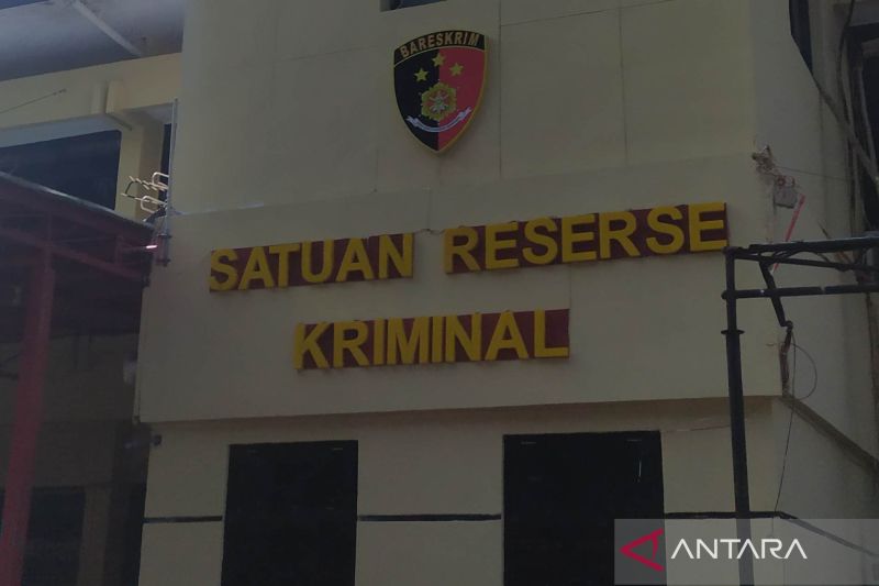 Polisi dalami pemilik sampai legalitas papan reklame yang roboh pada Sabtu di Bandung