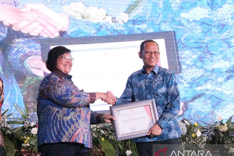PT. Indah Kiat Pulp & Paper Tbk mendapatkan penghargaan Mitra KLHK Terbaik 2023