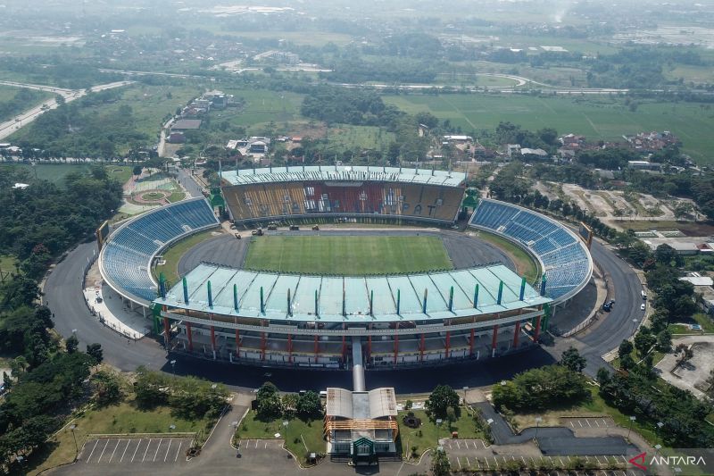 Ambil hikmah positif dari pembatalan Piala Dunia U-20, kata Bupati Bandung