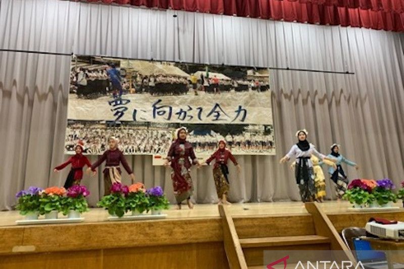 Pelajar Cianjur tampilkan seni budaya Indonesia di Yachimata