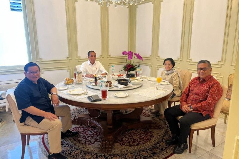 Megawati dan Presiden Jokowi bertemu di istana bahas persoalan bangsa hingga pemilu