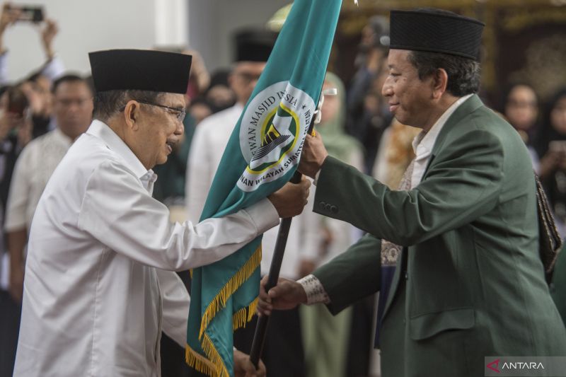 Jusuf Kalla Lantik Pengurus Pimpinan Wilayah DMI Sumatera Selatan