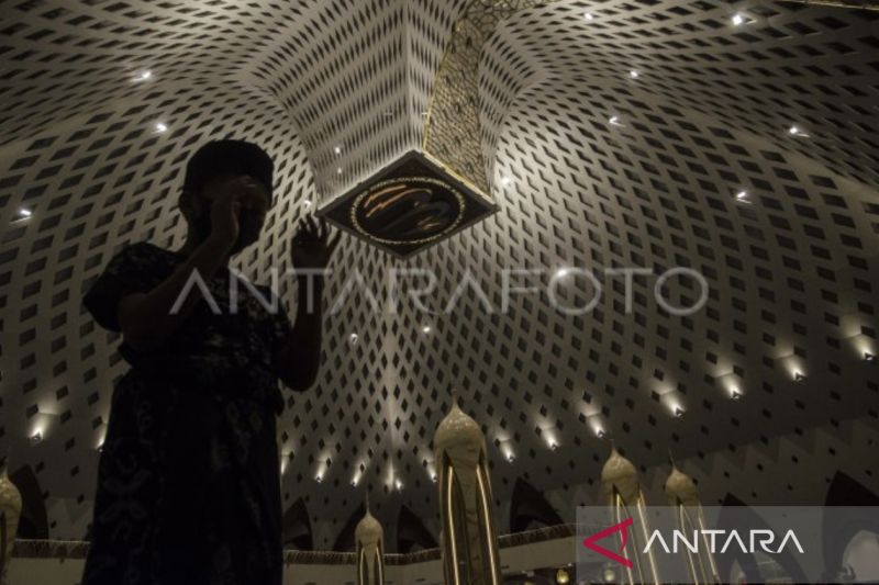 Tarawih pertama di Indonesia