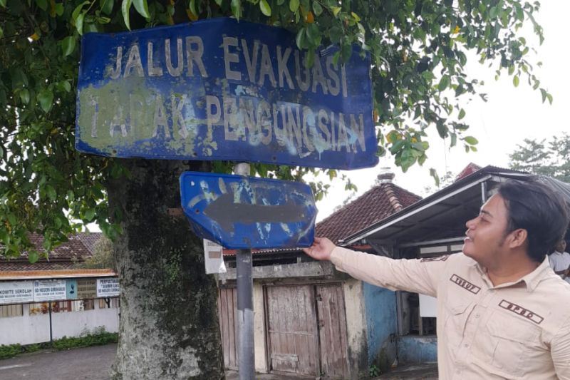 BPBD Sleman lakukan pelebaran jalan jalur evakuasi Merapi