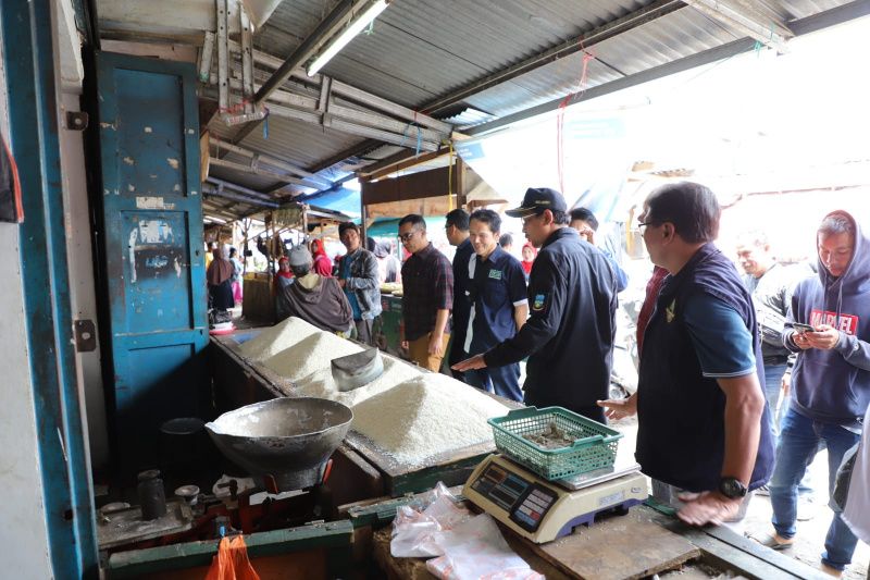 Harga beras di Garut masih fluktuatif