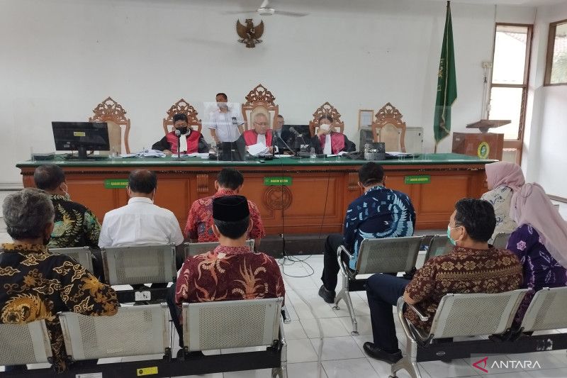 Mantan Sekda Cirebon akui ada dinas anggarkan dana untuk suap eks bupati