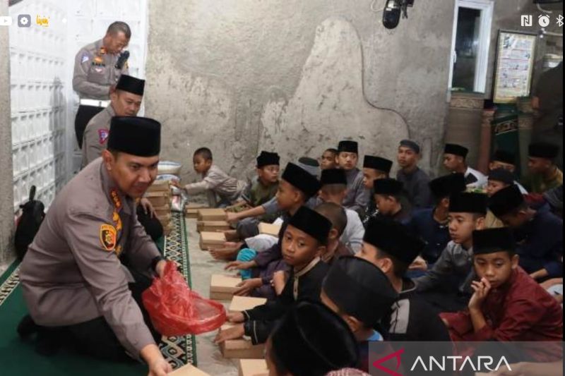 Polresta Bogor mengajak ratusan anak yatim berbuka bersama