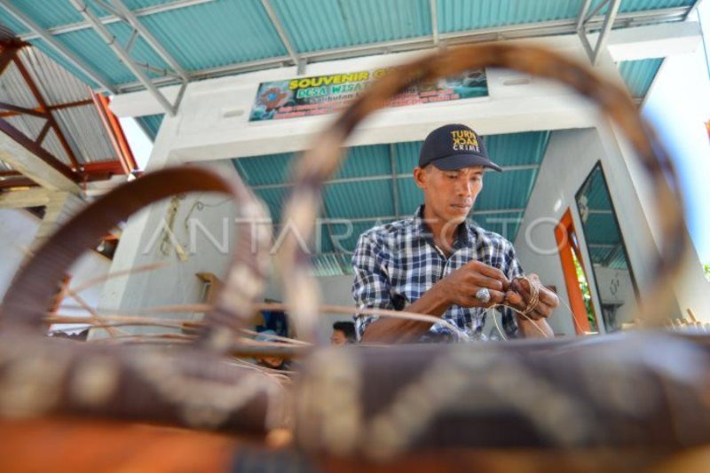 Produksi kerajinan Hutan Gamaran