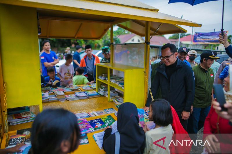 Motor sampah diubah jadi perpustakaan keliling di Taman Manunggal Kota Bogor