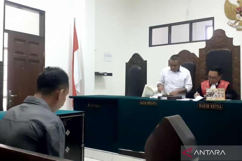 Hakim Vonis Empat Tahun Terdakwa Korupsi BPR Dompu - ANTARA News