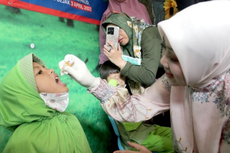 Gubernur Jawa Barat sebut temuan satu kasus polio tetap harus diwaspadai