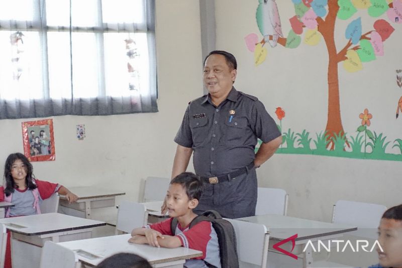Pemkab Bekasi memprioritaskan rehab sekolah untuk tingkatkan mutu pendidikan