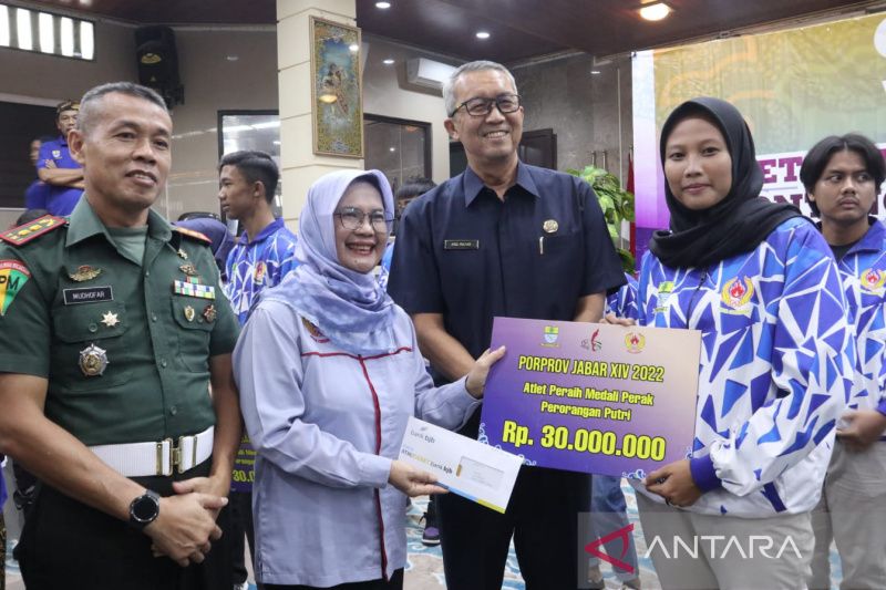 Pemkot Cirebon beri bonus total Rp5,5 miliar untuk atlet berprestasi di Porprov