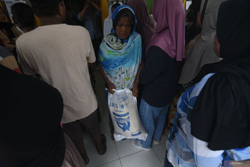 PENYALURAN CADANGAN BERAS PEMERINTAH DI PALU