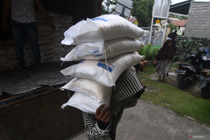 PENYALURAN CADANGAN BERAS PEMERINTAH DI PALU