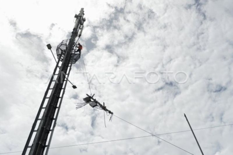 Pembongkaran Tower Ilegal Di Bali