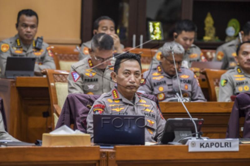 Raker Komisi III DPR dengan Kapolri