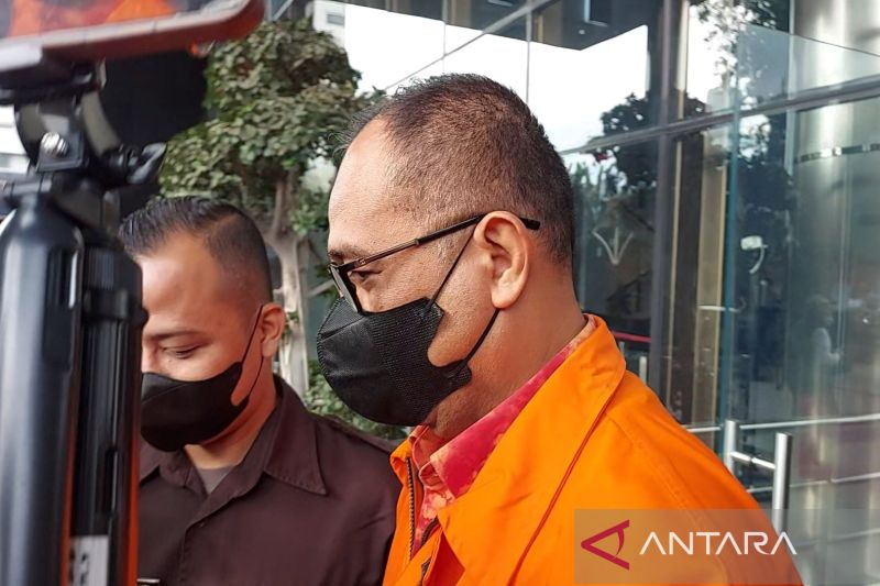 Imigrasi Cekal Istri, Anak Dan Adik Rafael Alun Ke Luar Negeri - ANTARA ...