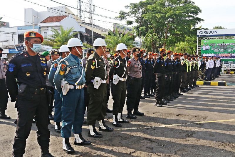 KAI Cirebon siagakan 257 petugas keamanan selama masa angkutan Lebaran