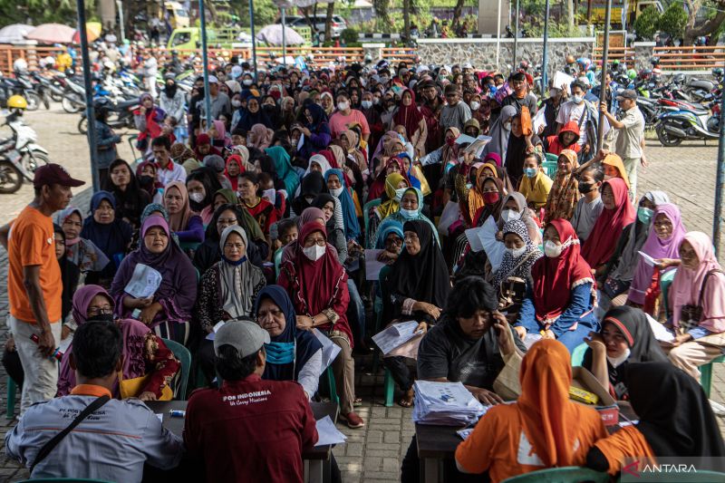 Penyaluran Cadangan Beras Pemerintah di Palembang