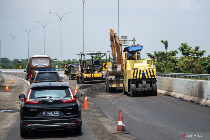 H-9 Lebaran Perbaikan Jalan Tol Kayu Agung-Palembang Terus Dikebut