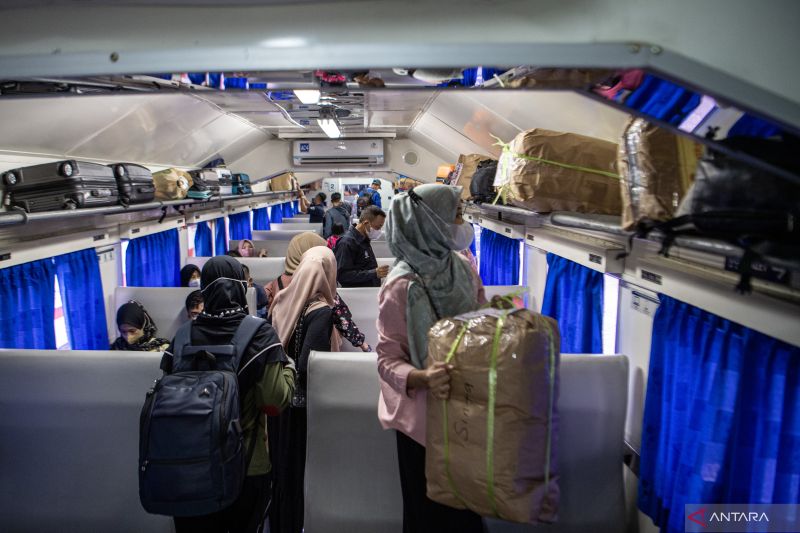 Arus Mudik Di Stasiun Kertapati