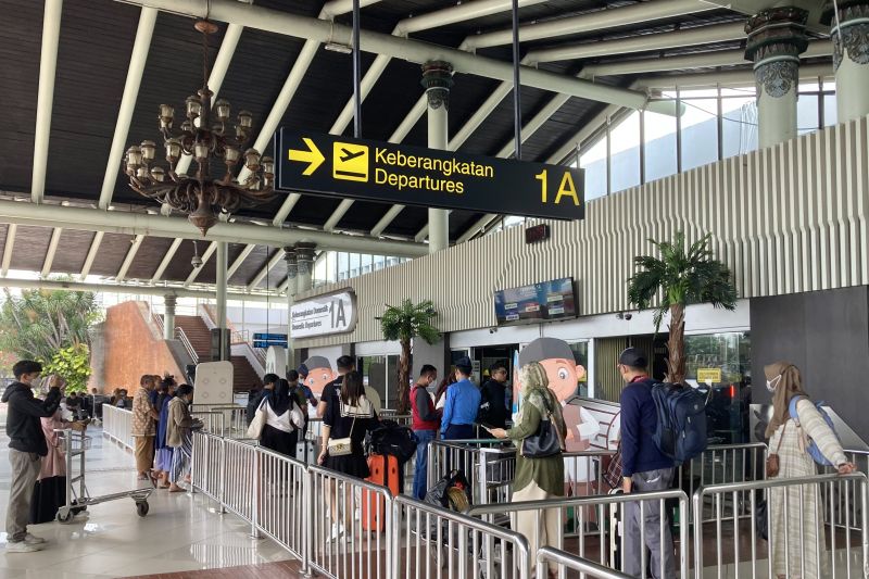 Jumlah Penumpang Di Bandara Soetta H 7 Lebaran Capai 127576 Orang Antara News 0437