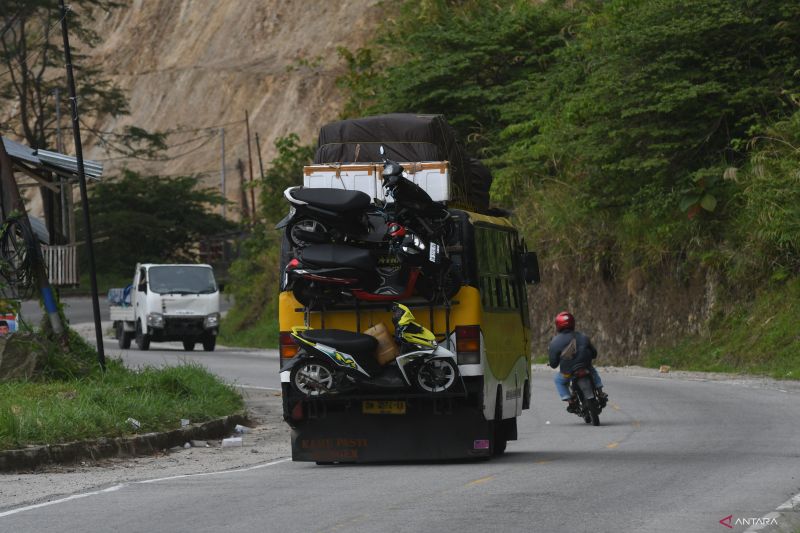 BUS ANGKUT MOTOR