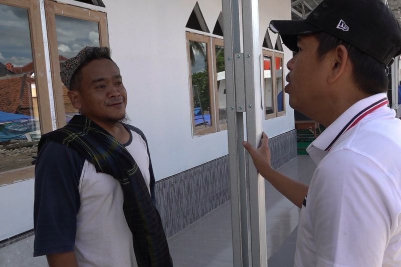 Dedi Mulyadi kunjungi korban gempa Cianjur yang masih tinggal di pengungsian