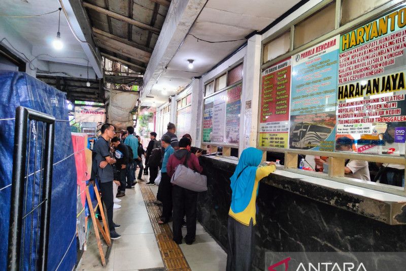 Puncak arus mudik Lebaran di terminal bus Bandung mulai Rabu ini