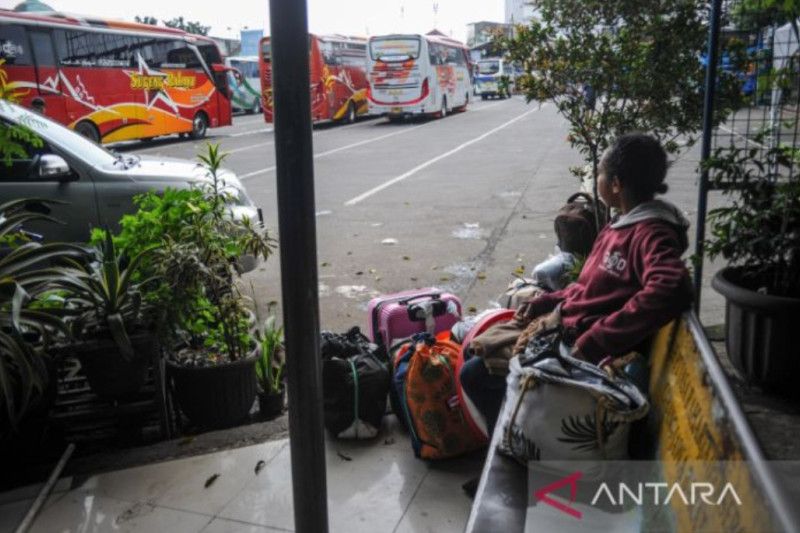 Puncak arus mudik di Terminal Bus Cicaheum Bandung diprediksi Kamis