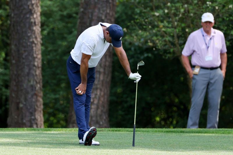 Tiger Woods kembali jalani operasi kaki kanannya yang cedera