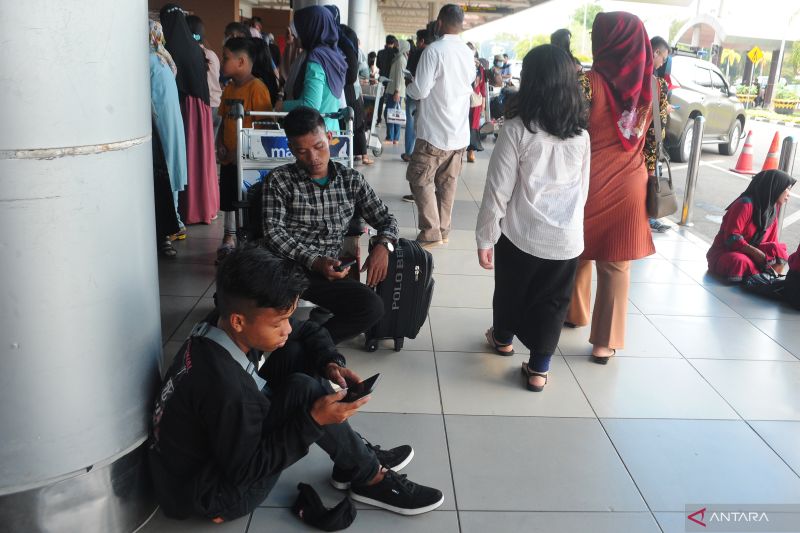 Arus Mudik di Bandara SMB II Palembang