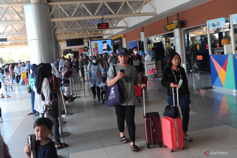 Arus Mudik di Bandara SMB II Palembang