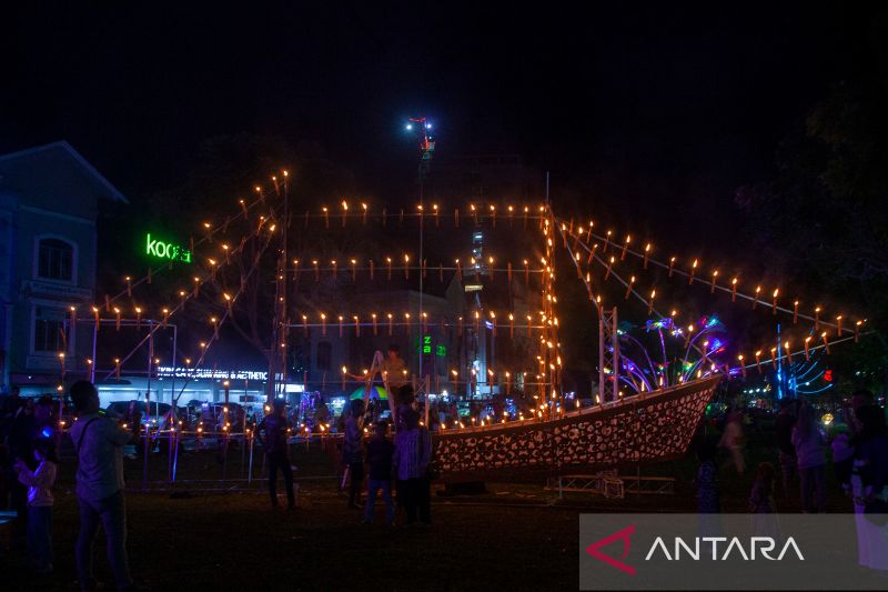 Festival lampu colok di malam takbiran