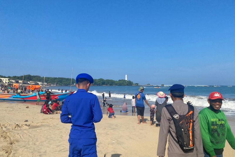 Polairud tingkatkan pengamanan wisata pantai Garut saat libur