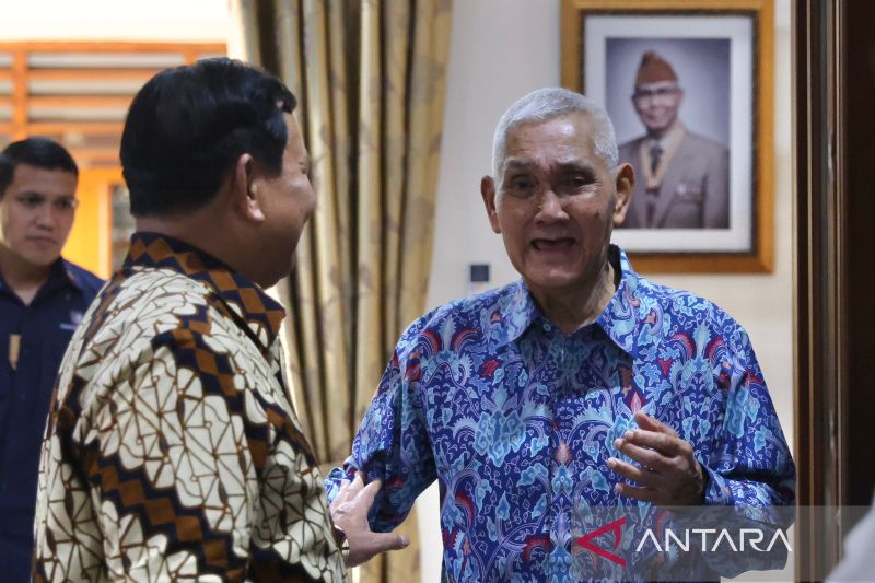 Wapres ke-6 Try Sutrisno sebut Prabowo sosok yang mengerti rakyat