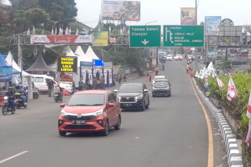 Jalur Puncak Bogor kembali normal 2 arah pada Selasa malam