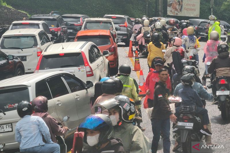 Polres Cianjur imbau pengendara tujuan Bogor dan Jakarta hindari jalur Puncak