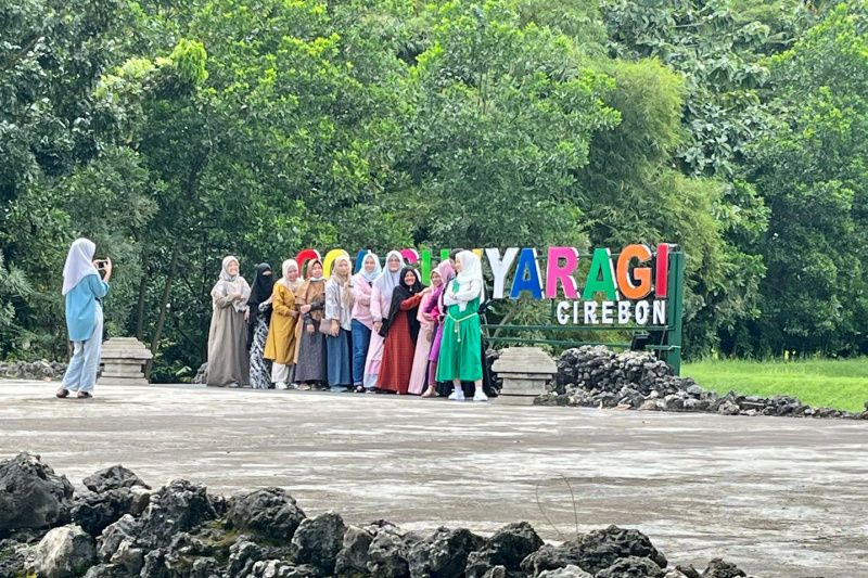 Wisatawan ke Goa Sunyaragi Cirebon meningkat saat libur Lebaran